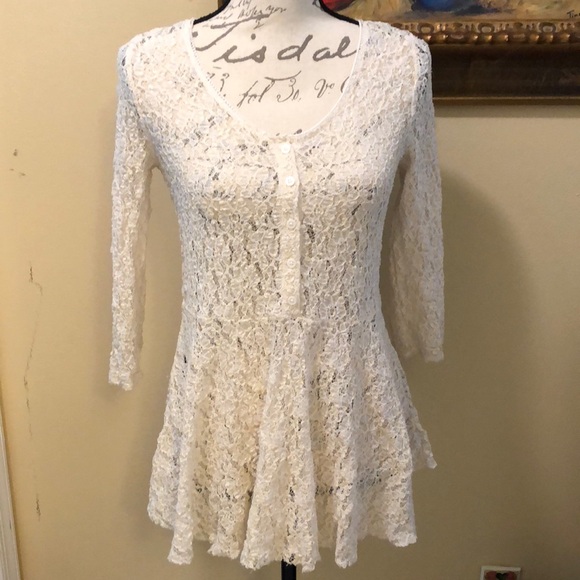 🤍Free People Lace peplum long sleeved partial buttoned stretchy top - Picture 1 of 11
